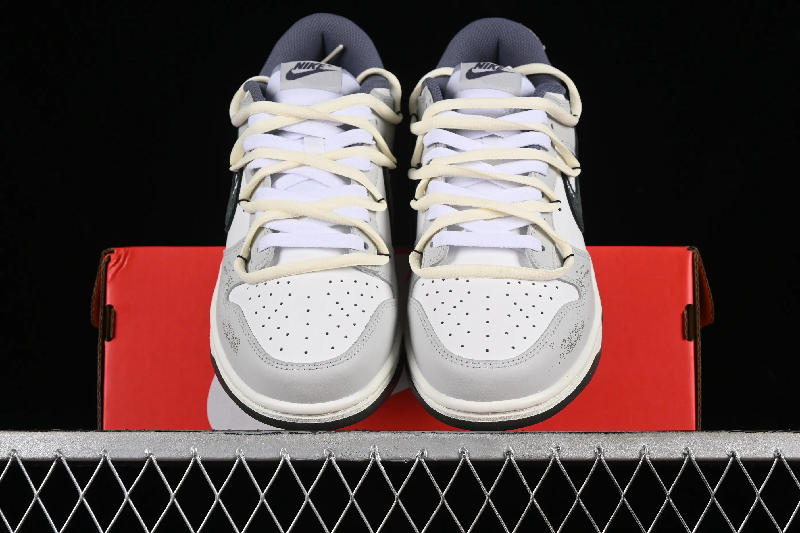 All Categories Nk SB Dunk Series Nk SB Dunk Low Low-top sneakers Nk Dunk Low SE Bubble Jellyfish Gray Island SB strap low-top casual sneakers FJ4188-100